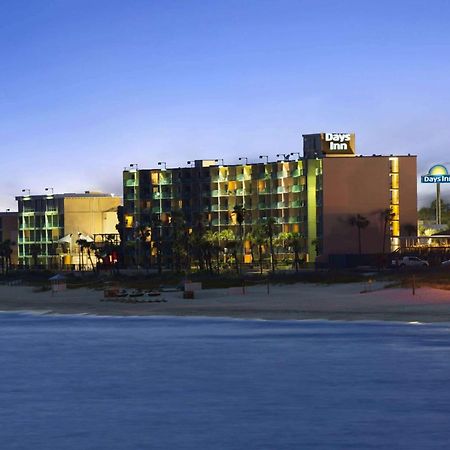 Days Inn By Wyndham Panama City Beach/Ocean Front Екстериор снимка