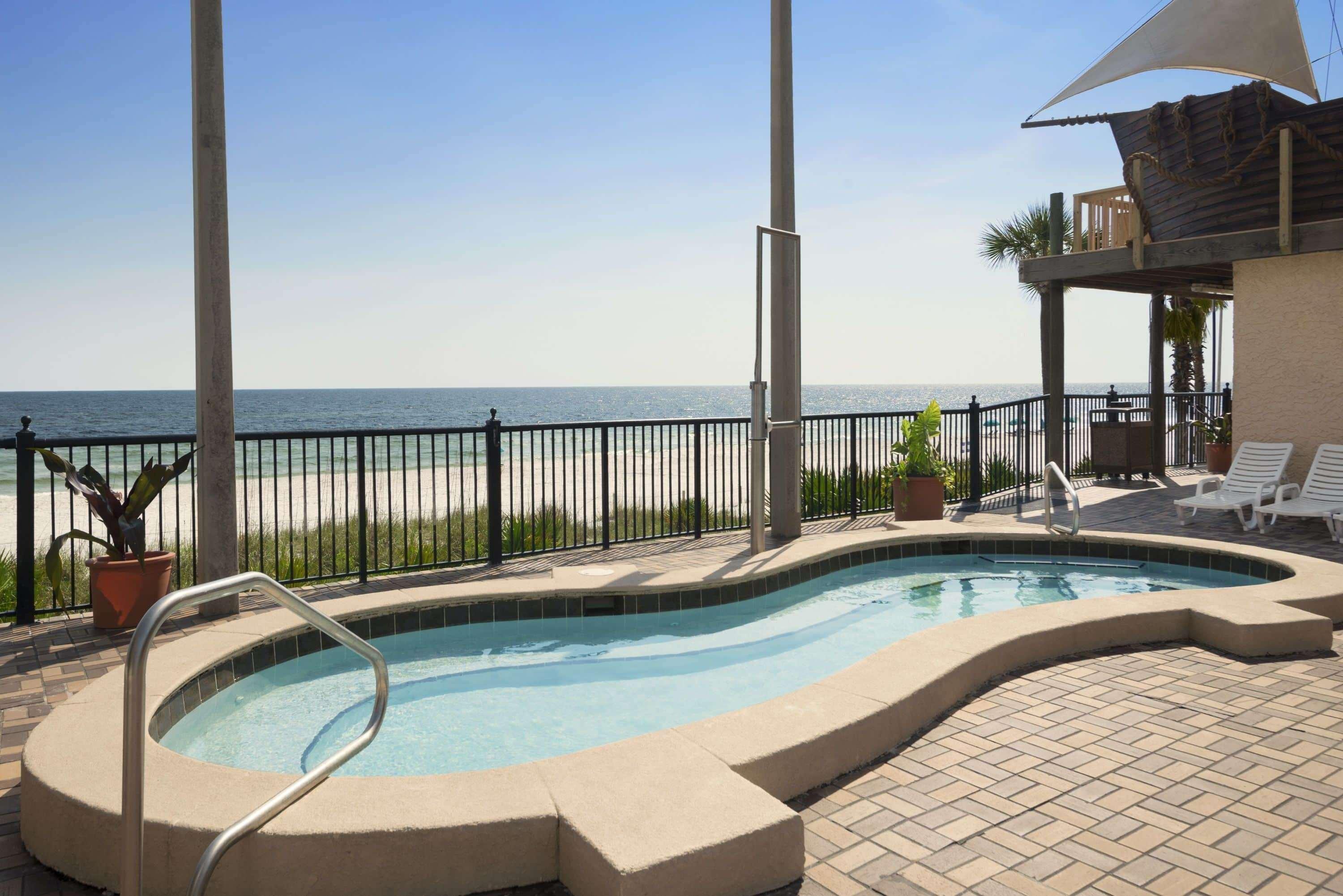 Days Inn By Wyndham Panama City Beach/Ocean Front Екстериор снимка