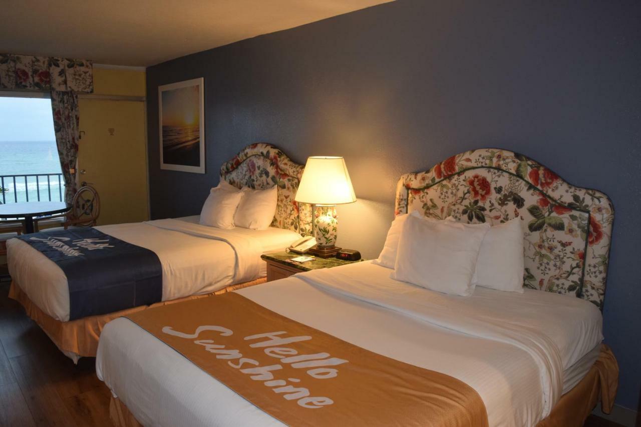 Days Inn By Wyndham Panama City Beach/Ocean Front Екстериор снимка